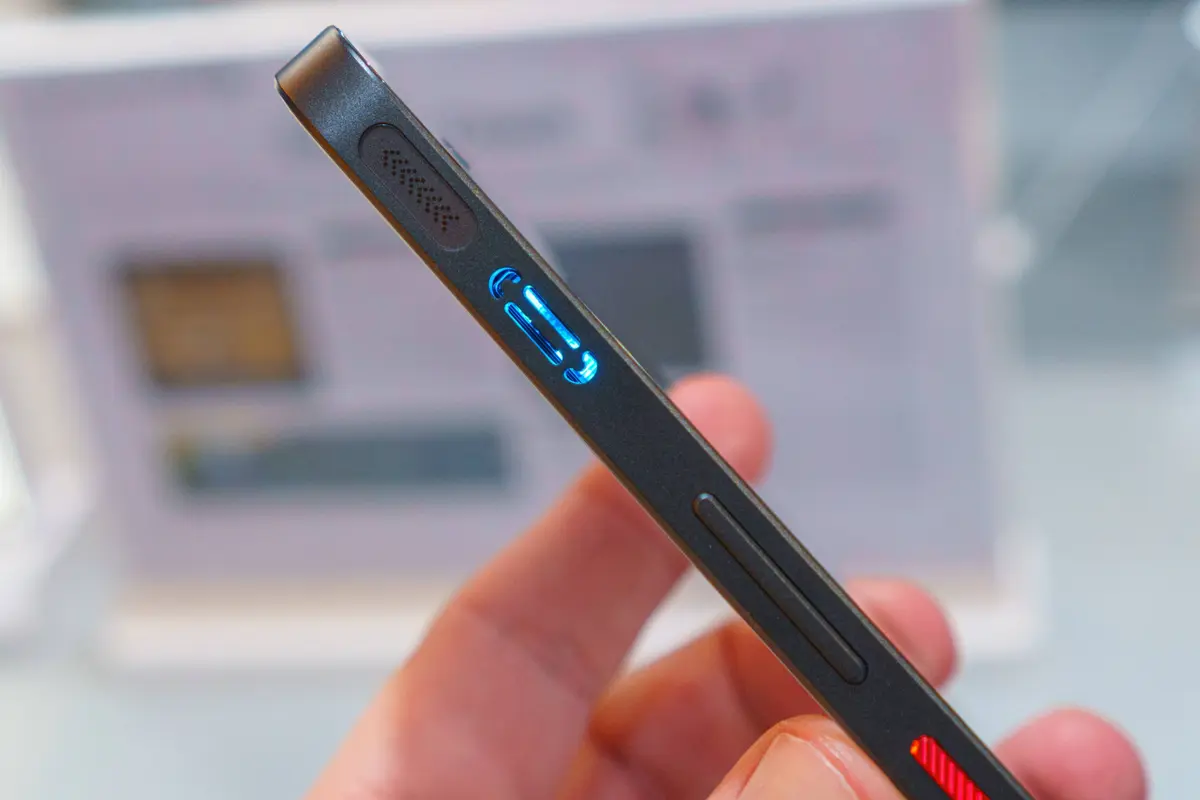 Le nubia Neo 5 GT est le premier de sa catégorie avec un ventilateur intégré