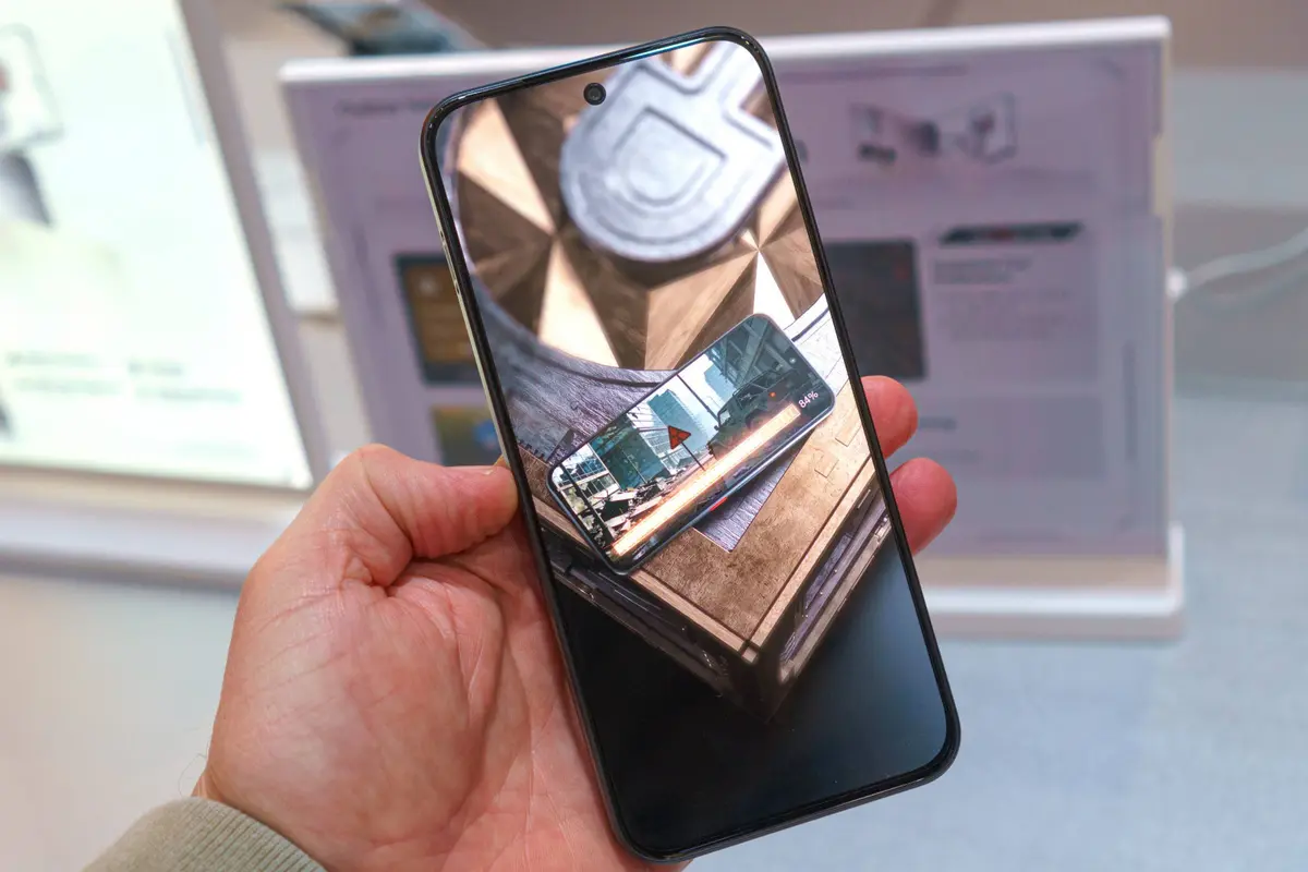 Le nubia Neo 5 GT dispose d'un écran OLED 144Hz de 6,8 pouces