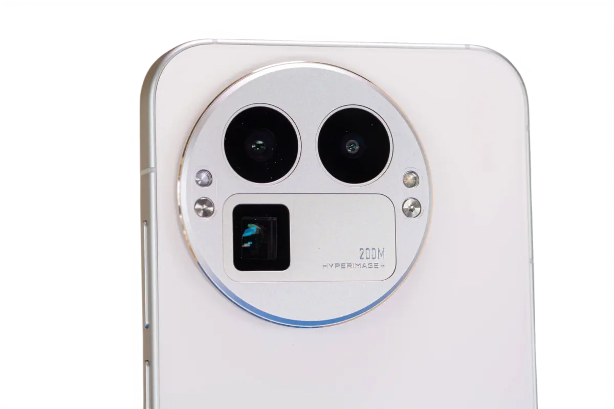 Le Realme GT 9 Pro pourrait embarquer deux caméras 200MP